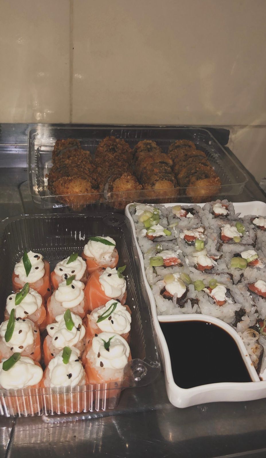 Pedido WA RIO Sushi com joe, uramaki e hot