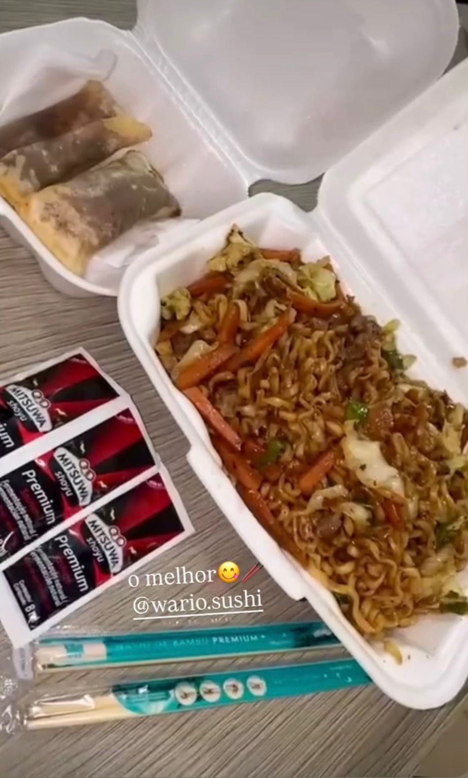 Yakisoba e harumaki WA RIO Sushi